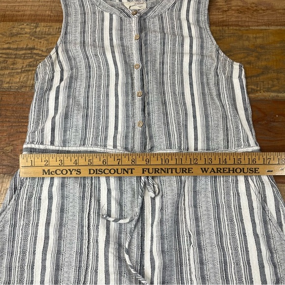 Universal threads women’s size Medium Striped Romper cotton linen look stripes - Picture 9 of 9